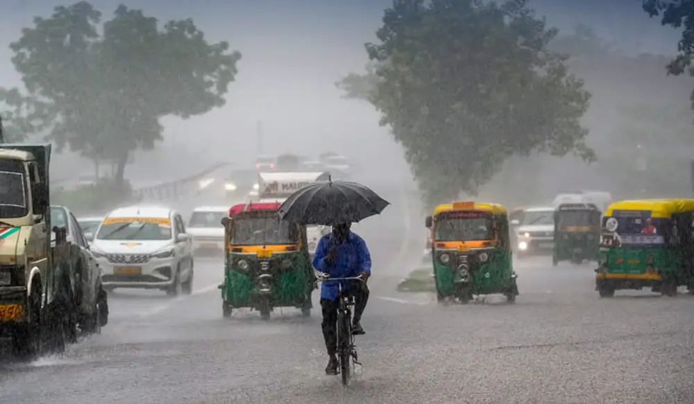 IMD Rain Alert: अगले 6 दिन तबाही मचाएगी बारिश! 50 KM/H तूफ़ानी हवाओं से कांपेंगे ये राज्य, मौसम विभाग ने जारी बड़ी चेतावनी IMD Alert अगले 6 दिन Heavy Rain और Strong Winds।