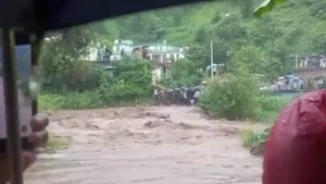 किश्तवाड़ चशोती बादल फटने की घटना, Cloud burst in Kishtwar, Jammu and Kashmir, cloud burst caused panic in Kishtwar,जम्मू कश्मीर में बादल फटने की ताजा खबर,जम्मू कश्मीर बादल फटना हादसा अपडेट